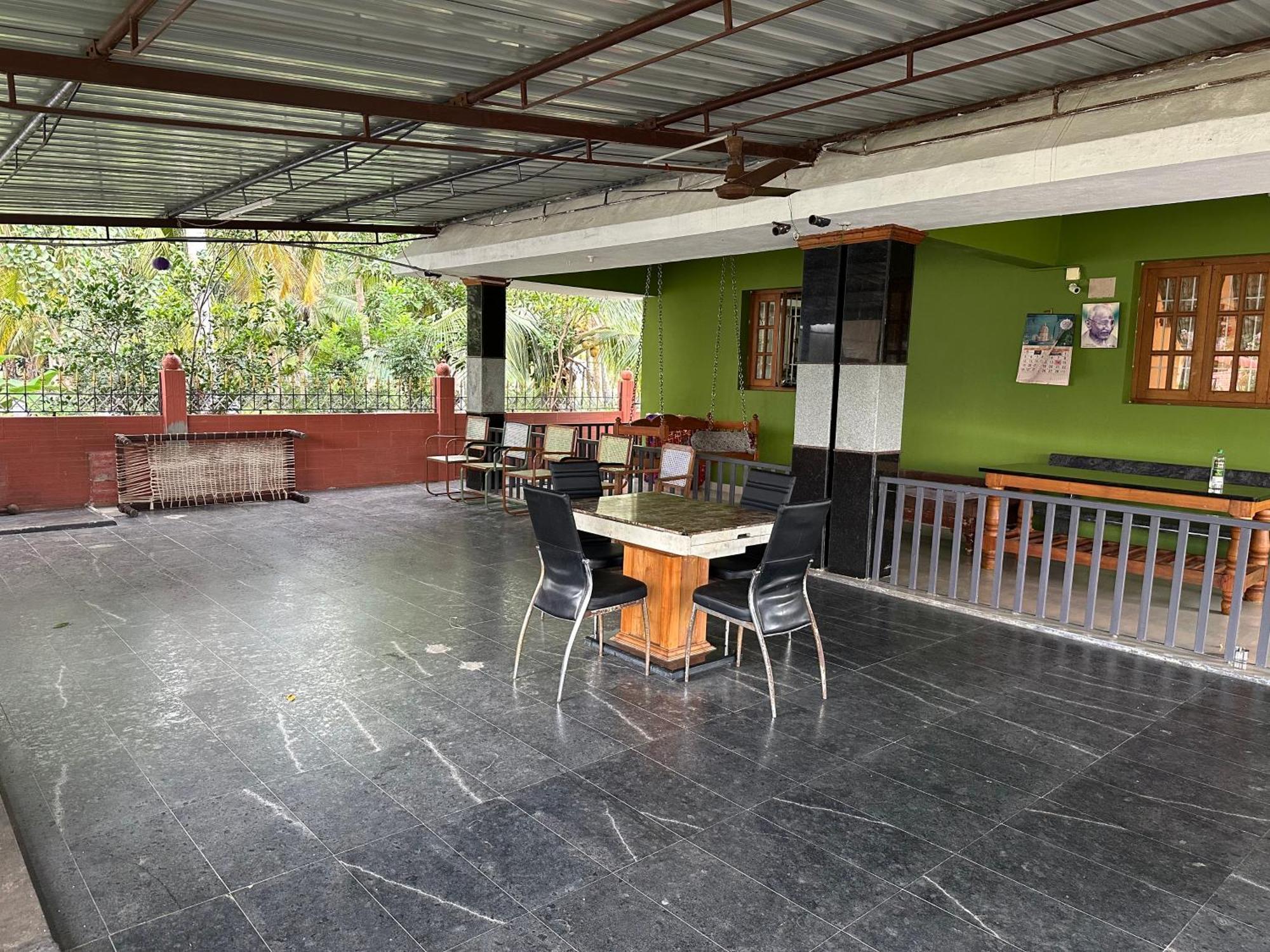 Sakthi Garden Home Stay Erode Exteriör bild